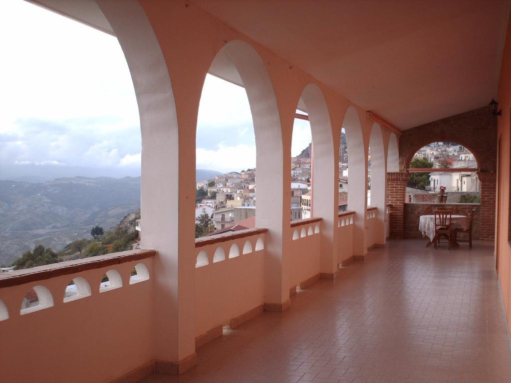 San Nicola dellʼAlto B&B Castello Michelina חדר תמונה
